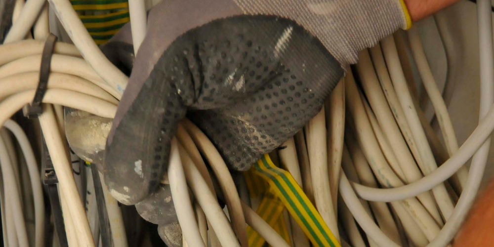 Why Electrical Contractors Running Multiple Jobs Choose Cable Wire Recycling for Ongoing Collection Why Electrical Contractors Running Multiple Jobs Choose Cable Wire Recycling for Ongoing Collection